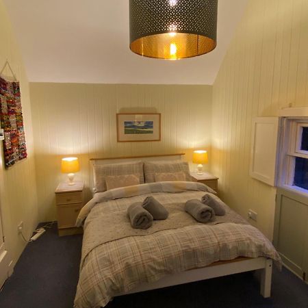 Cobbler'S Cottage At Kindrochet, Strathtay ピトロクリー エクステリア 写真