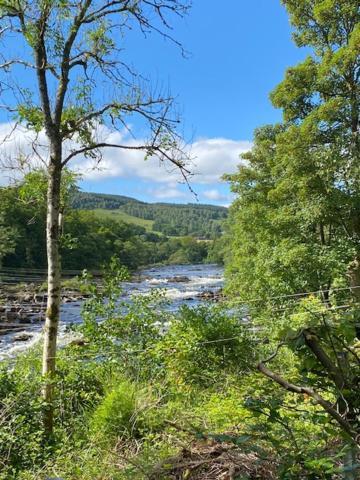 Cobbler'S Cottage At Kindrochet, Strathtay ピトロクリー エクステリア 写真