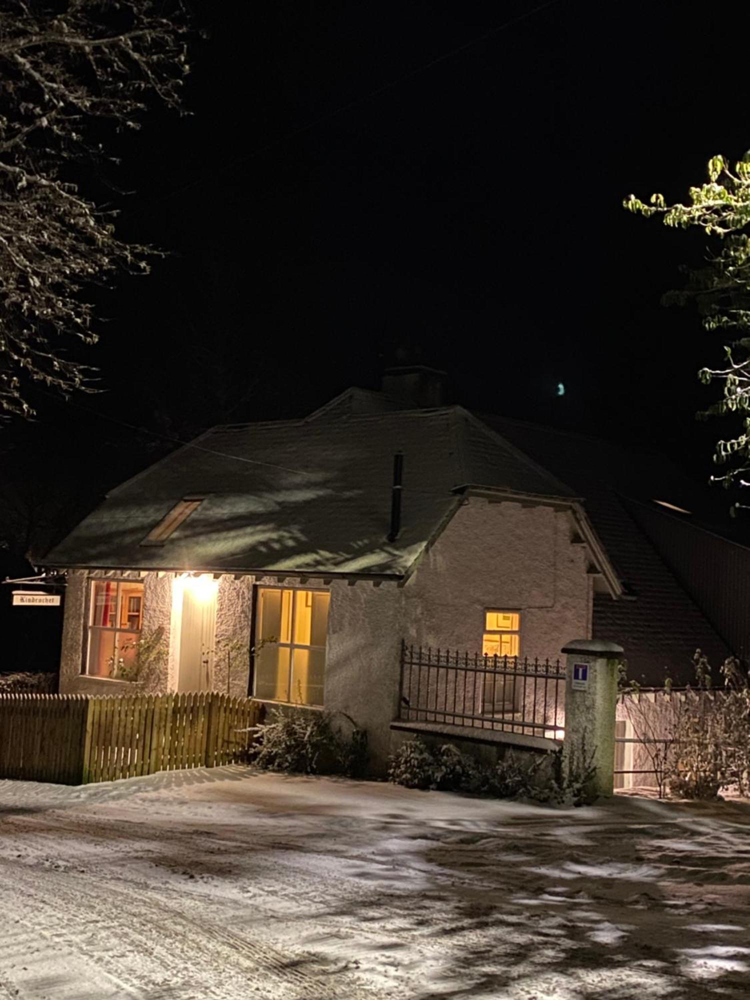 Cobbler'S Cottage At Kindrochet, Strathtay ピトロクリー エクステリア 写真